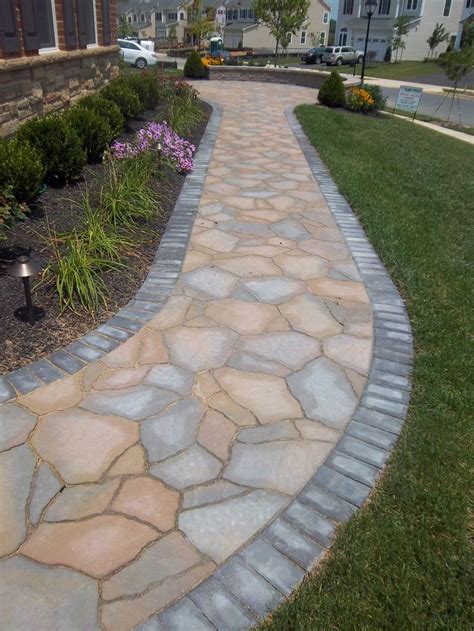 Belgard S Mega Arbel Paver Creates The Look Of Stone In This Leadwalk