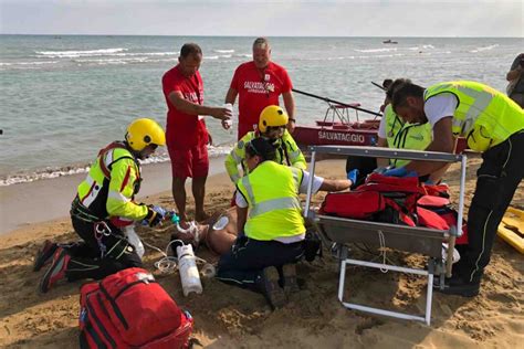 Jesolo Maxi Esercitazione Salvataggio In Mare VENEZIAORIENTALE News