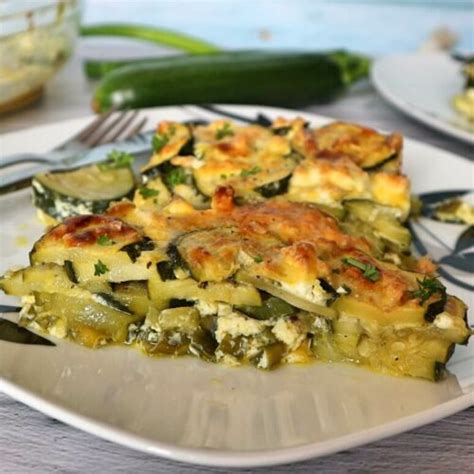 Überbackene Zucchini vegetarisch Zucchinischeiben mit Feta