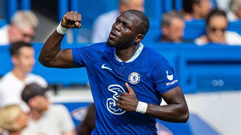 Kalidou Koulibaly sends strangҽ message to Chelsea teammates ahead of