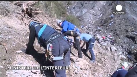 Rescue Workers Painstakingly Comb Through Germanwings Wreckage Youtube