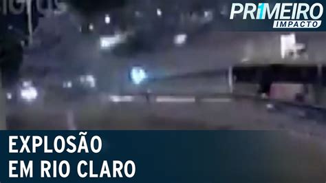 Homem escapa por pouco de objeto em chamas após explosão em Rio Claro