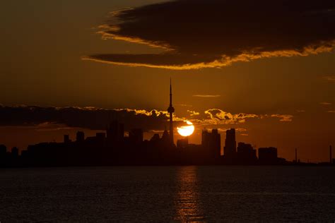 Toronto sunrise! : r/toronto