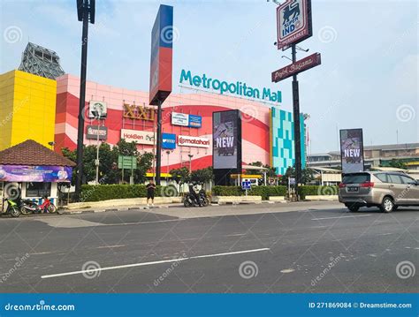 metropolitan mall bekasi editorial stock image image  billboard