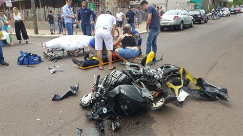 Moto Esportiva Fica Destru Da Em Acidente Na Rua Rio De Janeiro Cgn