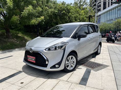 TOYOTA Sienta 1 8 5人座豪華 2022年 中古車 二手車 80 8萬 TOYOTA高都澄清所 abc好車網