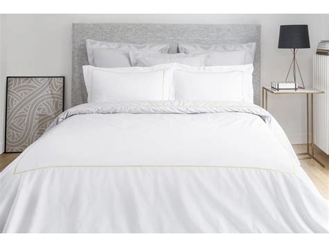 Lot de 2 taies d oreiller en percale 80 fils cm² 63 x 63 cm Blanc