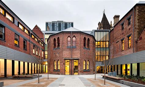 Maps and buildings - RMIT University