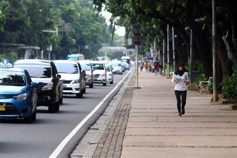 Standar Trotoar Dan Kota Dengan Fasilitas Yang Dibutuhkan Pejalan Kaki