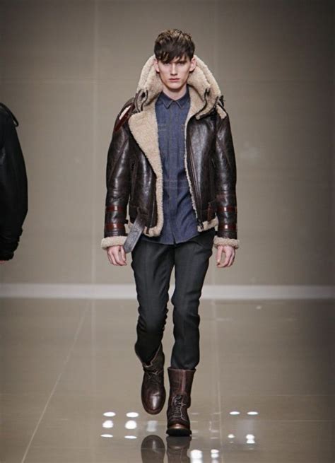 Total 55 Imagen Burberry Shearling Coat Mens Abzlocalmx