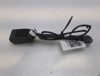 Left Front Belt Clip Used Nissan Qashqai Ea A Gpa