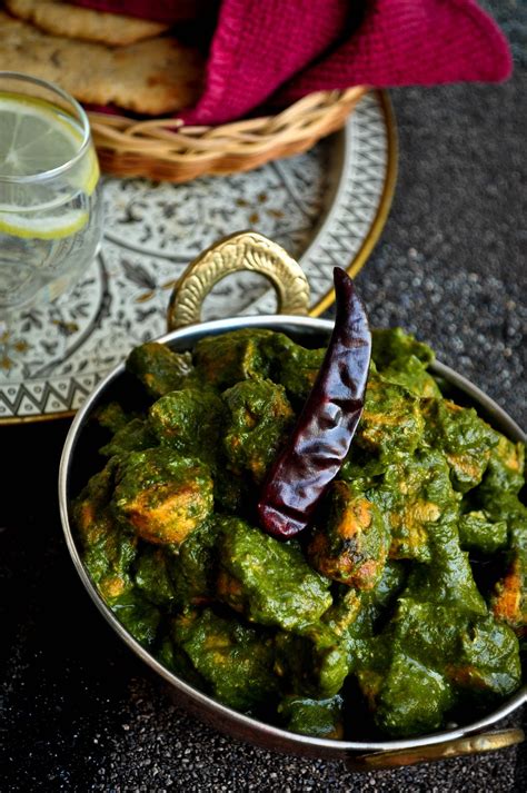 Life Scoops Murg Saagwala Chicken In Creamy Spinach Gravy