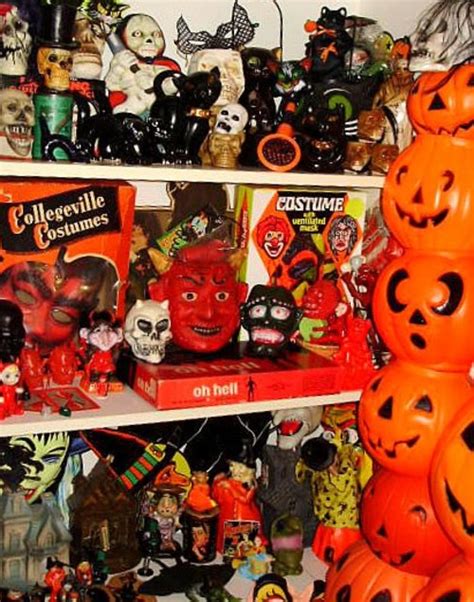 Bloody Pit Of Rod Monster And Halloween Toys