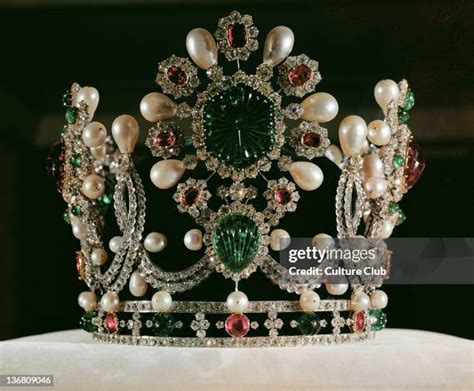 Pahlavi Crown Photos And Premium High Res Pictures Getty Images