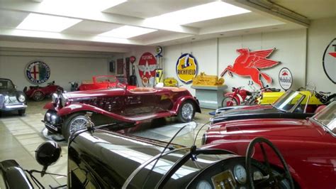 Pasadena Mansion Comes With A Huge Car Showroom