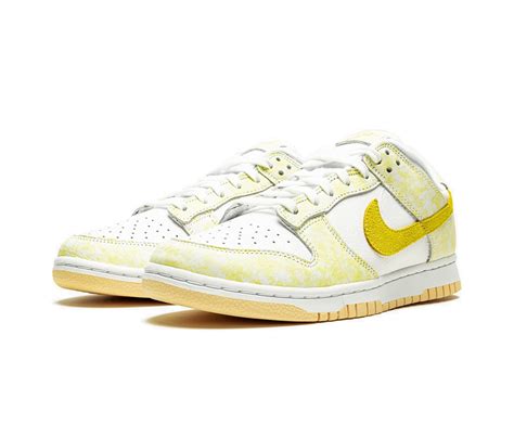 Nike Dunk Low Yellow Strike W Section Store