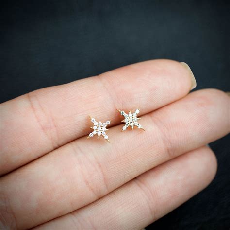 Stunning 14k Gold Starburst Diamond Cluster Earrings Featuring 08ctw