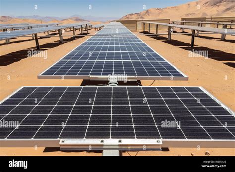 Hunderte Solarmodulen Oder Panels Reihen Entlang Der Trockene L Nder In