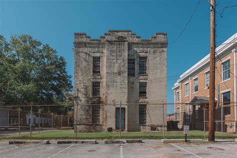 Old Hale County Jail | 10+ Photos | Abandoned Alabama