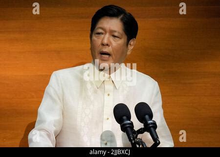 Der philippinische Präsident Ferdinand Marcos Jr posiert nach seiner