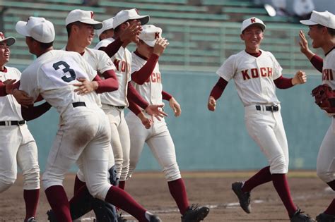 高校野球秋季四国大会準決勝 明徳義塾－高知 写真特集814 毎日新聞