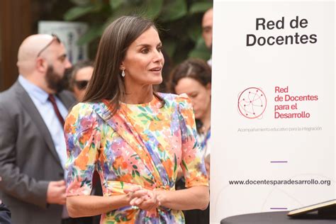 La Reina Letizia Estrena El Vestido M S Colorido Y Primaveral De Su