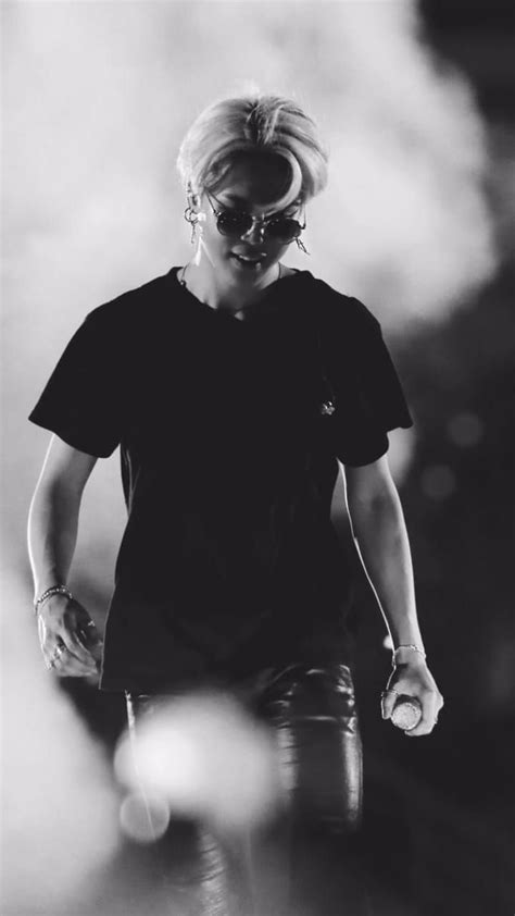 Pin By Clarissa Cunha On BTS Black And White Park Jimin Bts Wallpaper