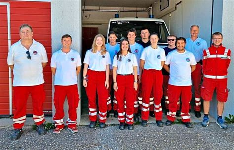 Motorboot Zwei junge Frauen aus Berching bestehen Rettungs Prüfung