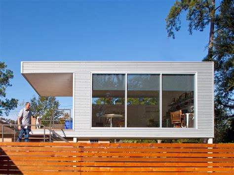 Mid-Century Modern Prefab Addition | HGTV