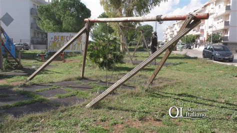 Palo Parchi E Giostrine Propriet Dei Vandali Il Branco Devasta Ogni