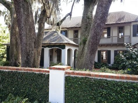 New Orleans courtyard home | Courtyard house, House styles, Courtyard