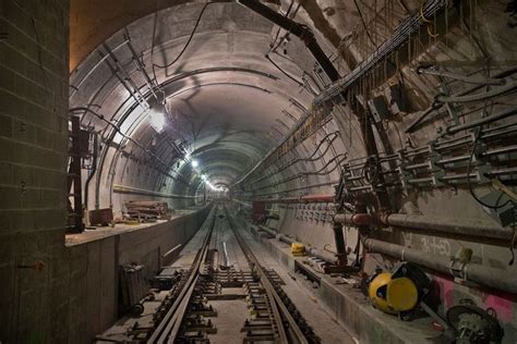 New York City's New Subway Tunnel Looks Like a Level from Half-Life ...