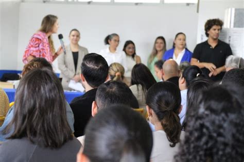 Reunión de padres y profesores Liceo Franco Costarricense