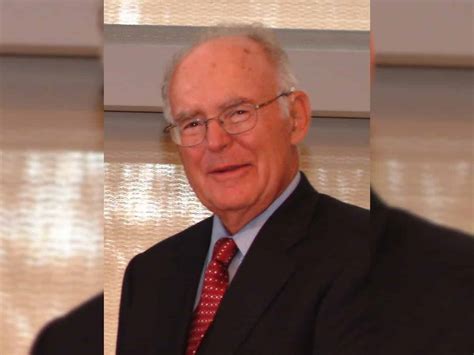 Gordon Moore Intel S Co Founder And Creator Of Moore S Law Passes Away