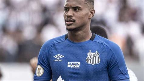 Koka John é o novo goleiro do Botafogo para a temporada 2024