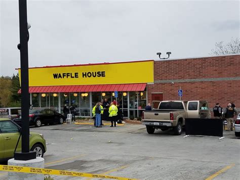 Gunman on the run after killing 4 people at Waffle House near Nashville ...