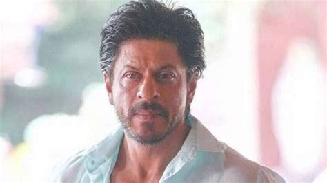 Shah Rukh Khan Sustains Injury In Car Accident While Shooting In