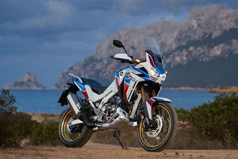 รีวิว Honda Crf1100l Africa Twin Adventure Sports 2025 จัดจ้าน ทุกสีสัน