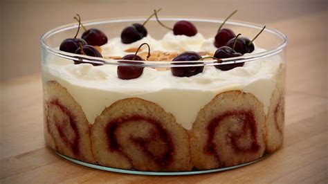 Mary Berry’s trifle recipe - BBC Food