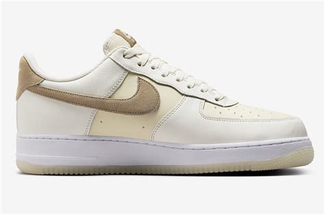 Nike Air Force Low Khaki Coconut Milk Fn