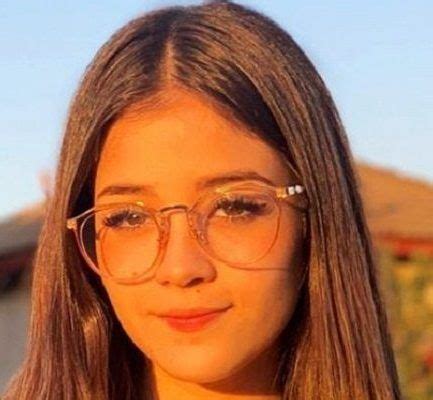 Who Is Fernanda Villalobos Bio Age Wiki Career Parents Net Worth