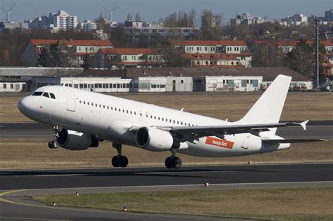 EasyJet SmartLynx Airbus A320 214 YL LCU TXL 06 04 2018 Flickr