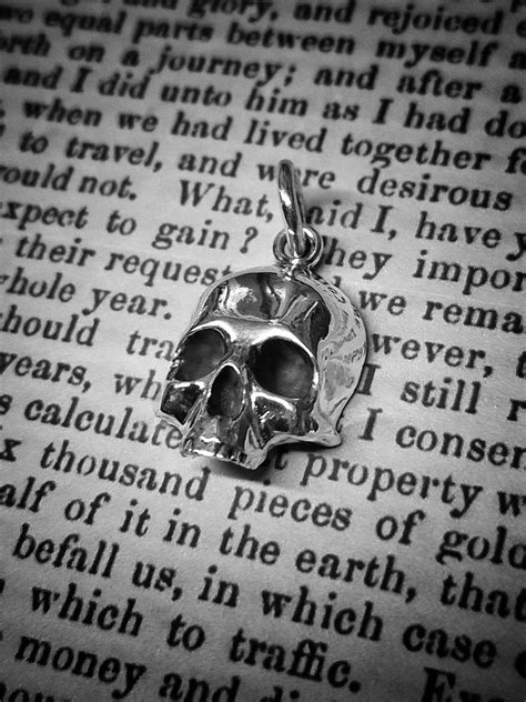 Ossuary pendant