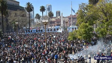 Marcha Por Cristina Kirchner Movilización A Plaza De Mayo Tras El