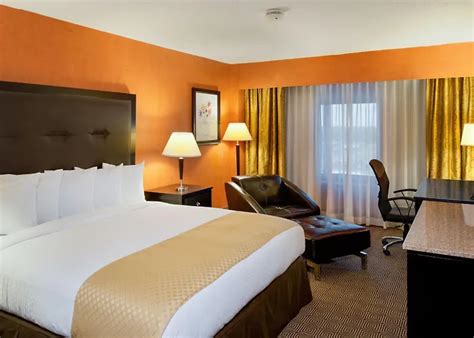 HOTEL DOUBLETREE BY HILTON SPRINGFIELD, SPRINGFIELD
