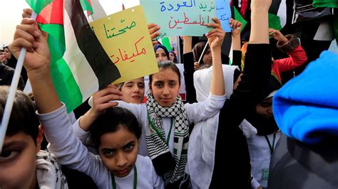 Lebanon: UNRWA aid cuts prompt hunger strike, more protests