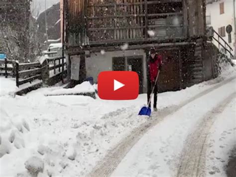 Meteo Cronaca Diretta Video Maltempo In Veneto Abbondante Nevicata