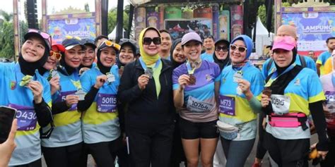 Sekdaprov Lampung Lepas Peserta Lampung Half Marathon Tahun Inforial