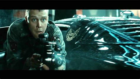 Frankie Dalton Michael Dorman In Daybreakers 俳優