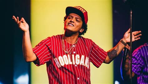 Bruno Mars - Age, Height, Net Worth, Girlfriend, Bio, Facts, Wiki